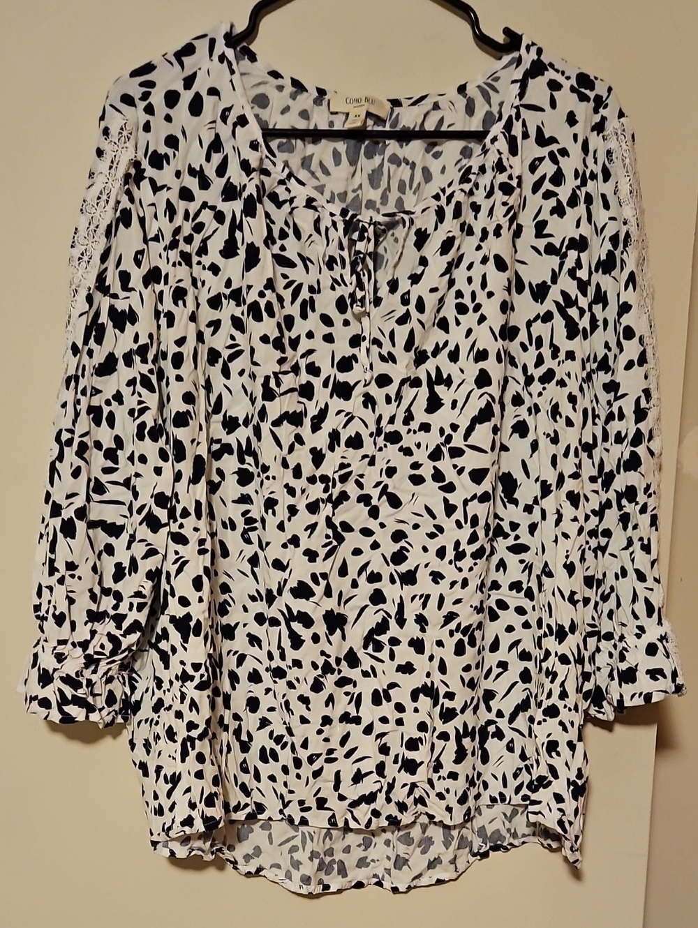 Cato Black and White Leaf-Print Tie-Neck Blouse